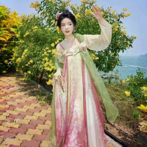 在洛阳的化妆师娜娜