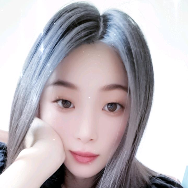丫丫（）