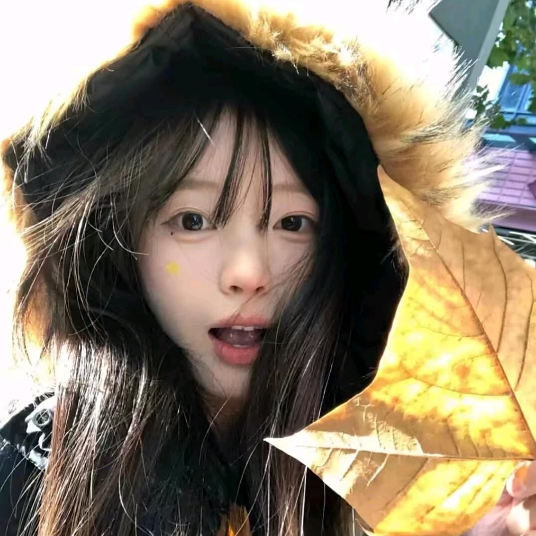 你脸红了耶