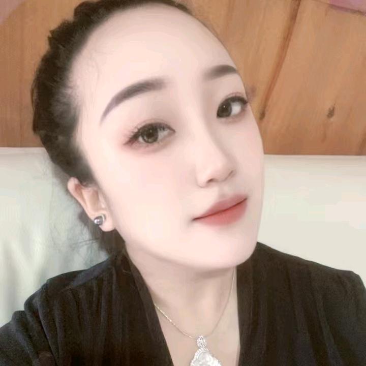 云南素颜调肤师芳姐