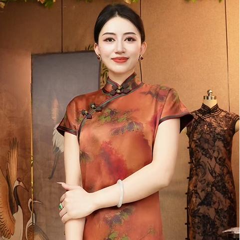 靓影儿香云纱旗袍工厂