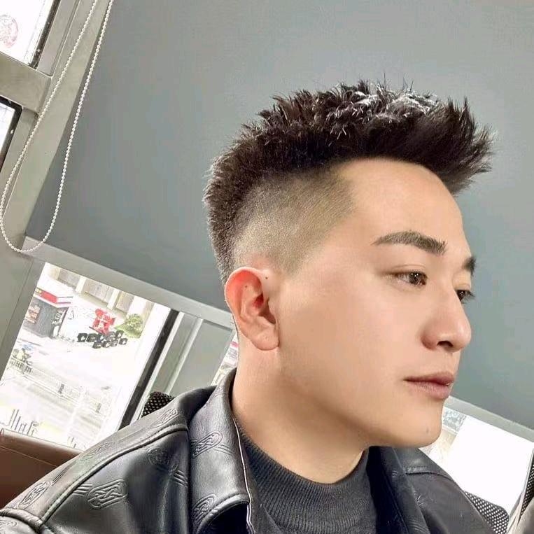 铁窗外的月光