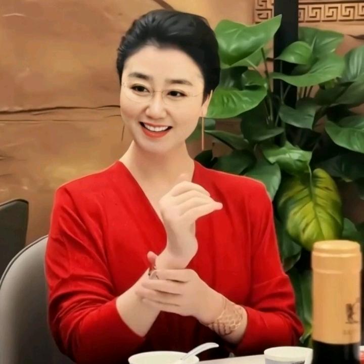 平安快乐荣《拒绝私聊》头像