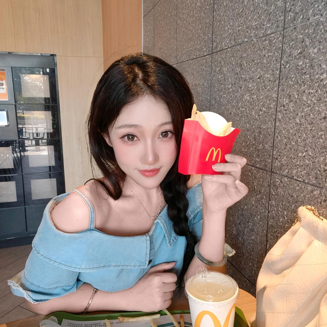奕奕
