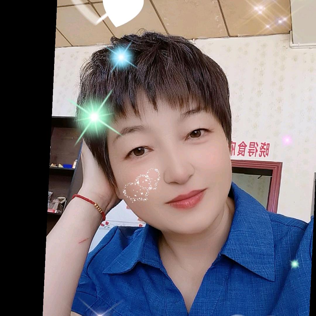 蓝天白云小兰