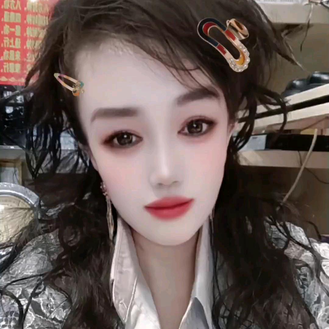 金三姐和招财是只猫