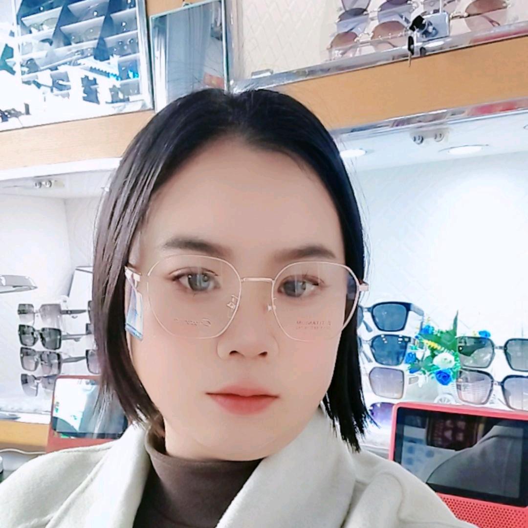 岳坊~光明眼镜视光中心小刘