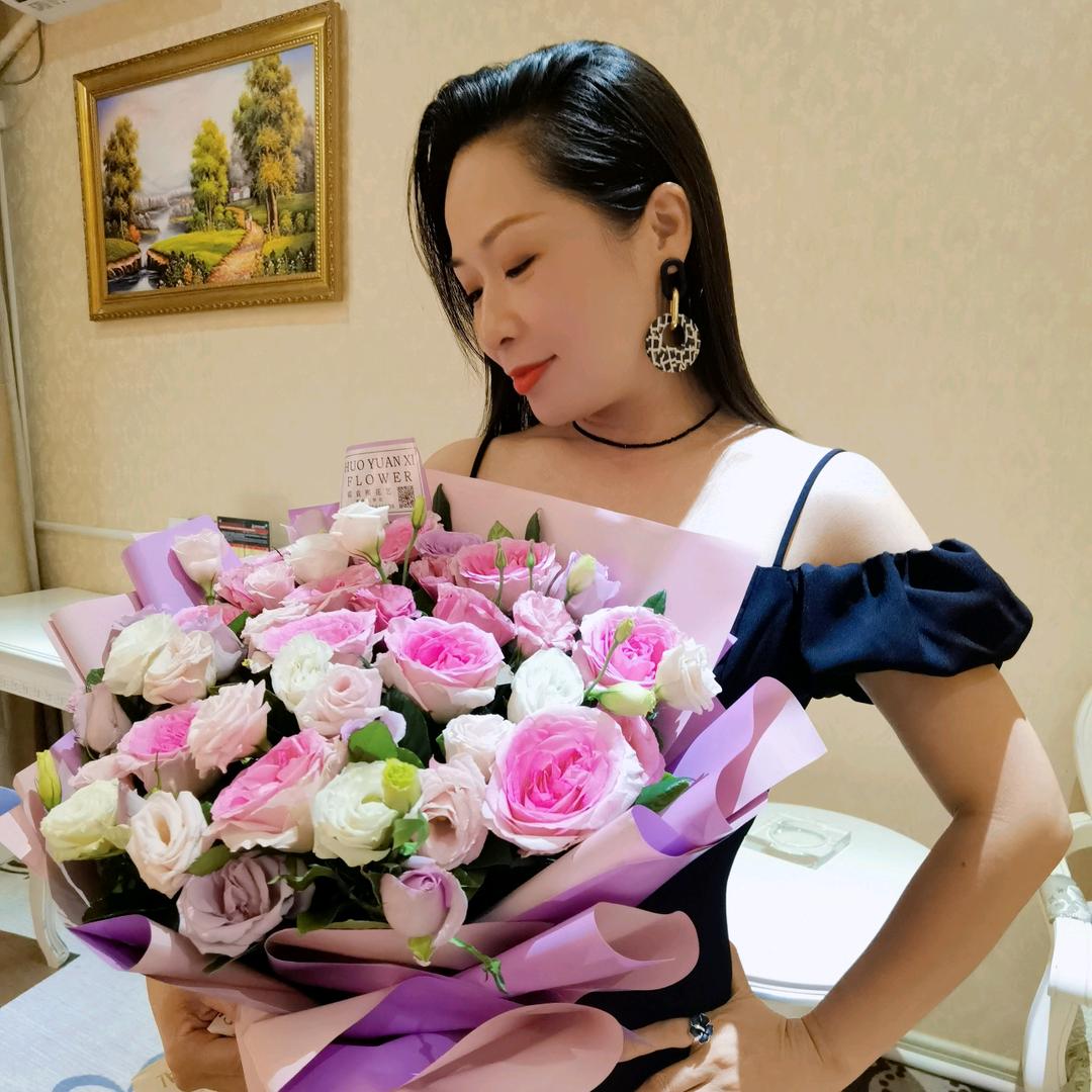 傲骨女