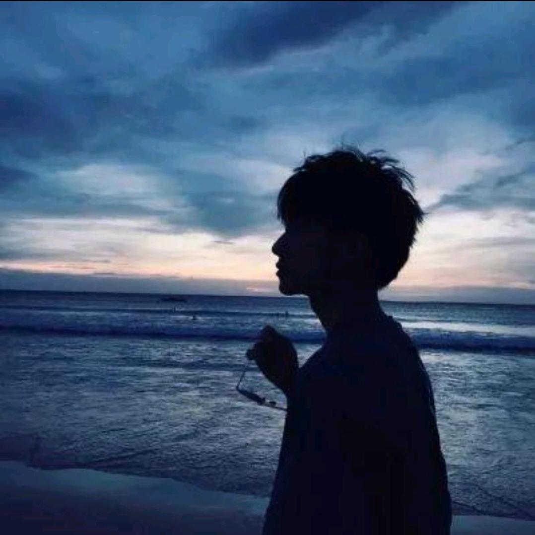 甜甜冲3000粉(•‿•)