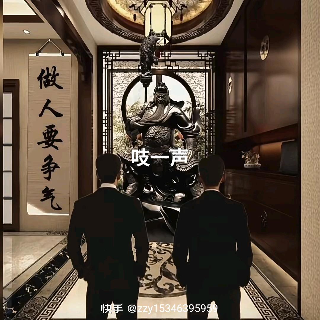 独立的小伙在努力