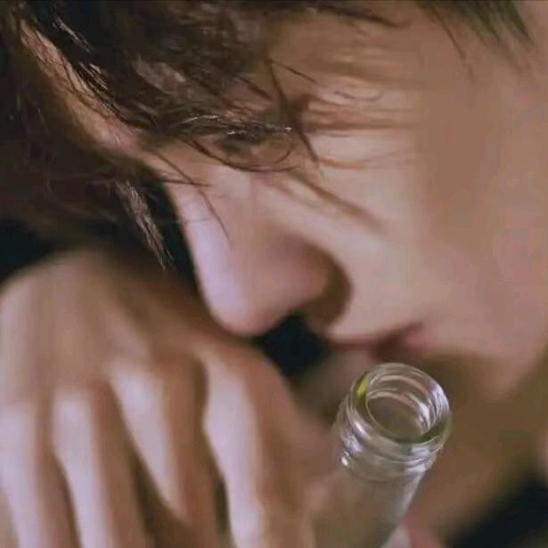 单眼皮的达不溜