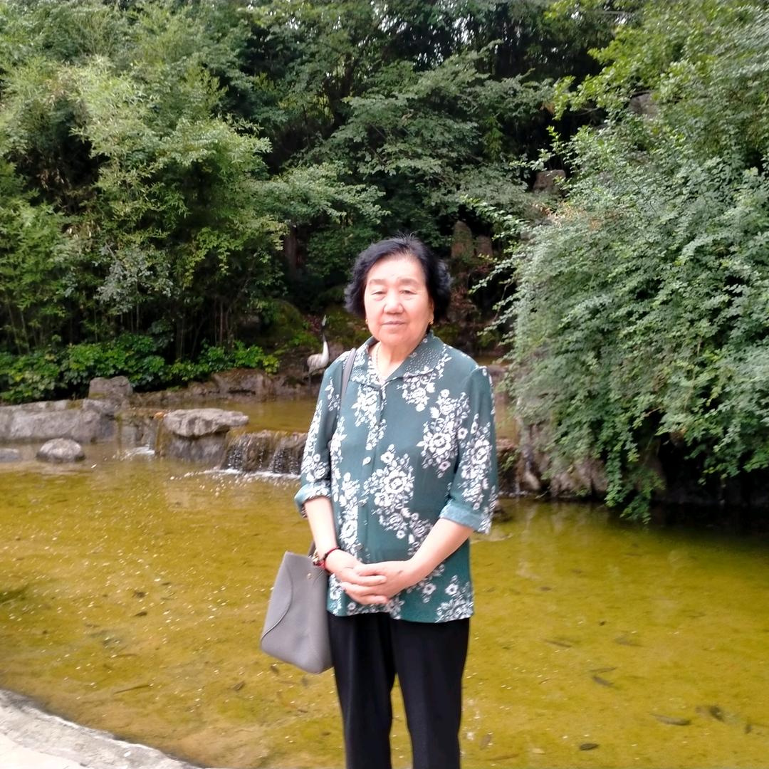 麦子奶奶头像