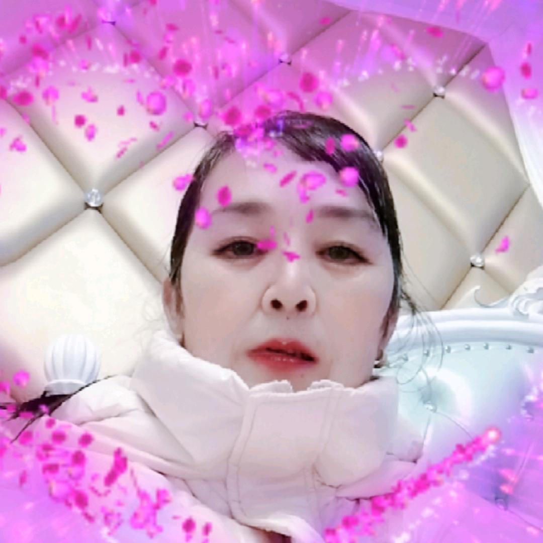 周来英唱歌