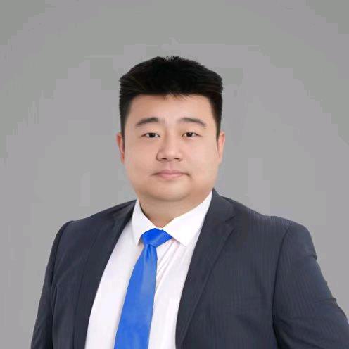 一个有酒窝胖胖的中介