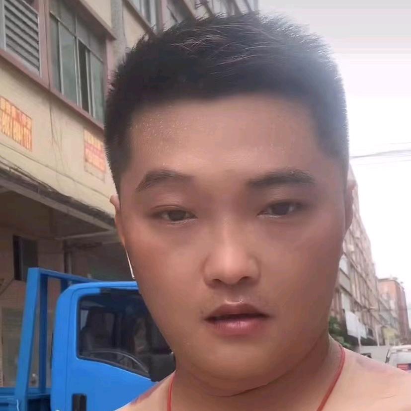 淡然一笑