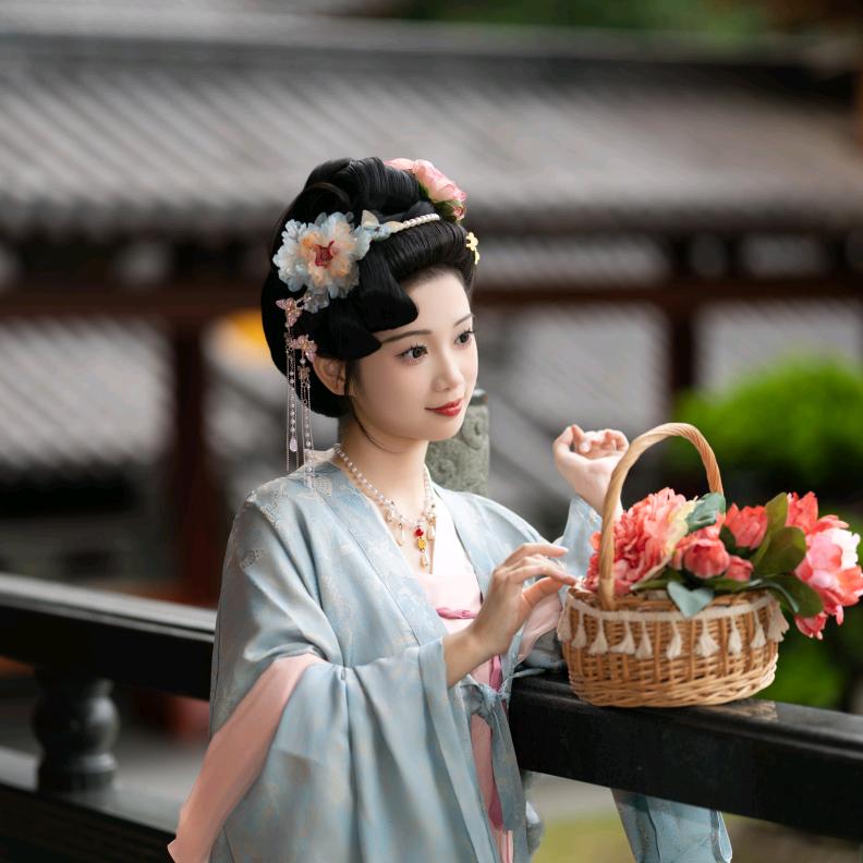 沉默不语