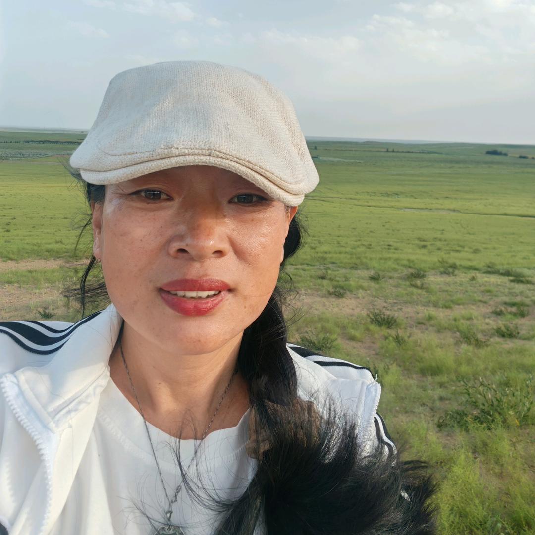 小敏在草原