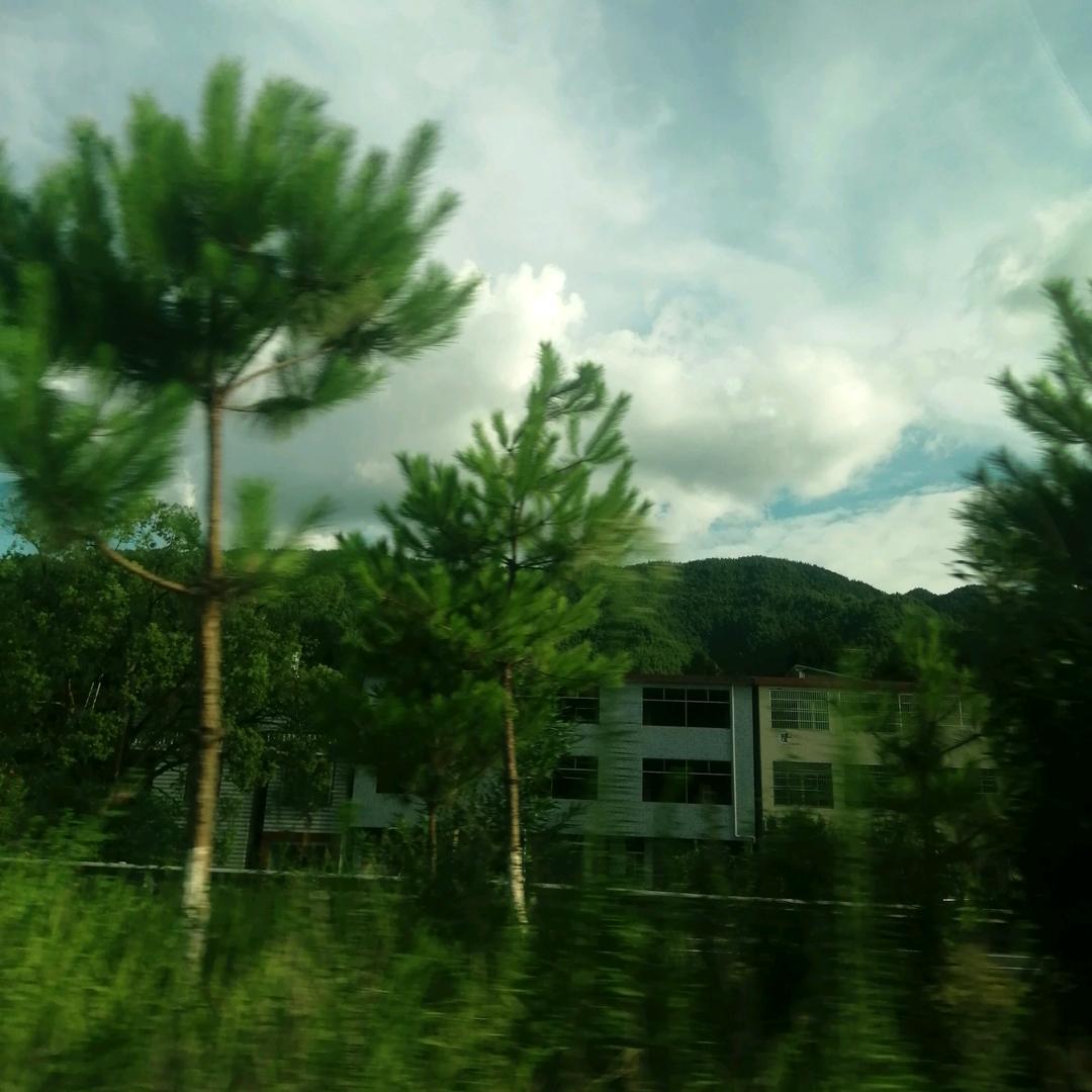 废弃学校