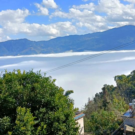 垤那彝族歌舞村