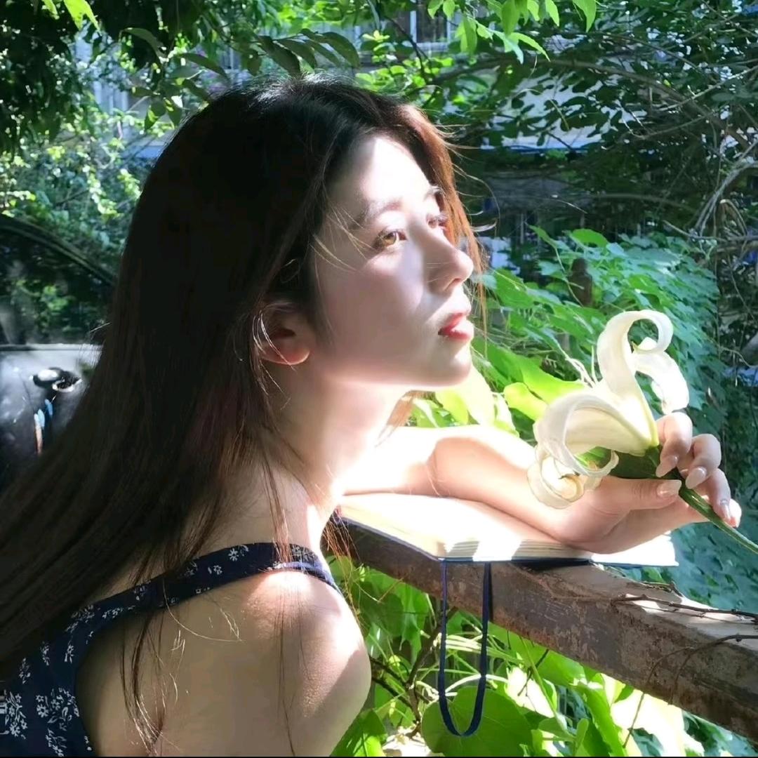 椰梨住在月亮上