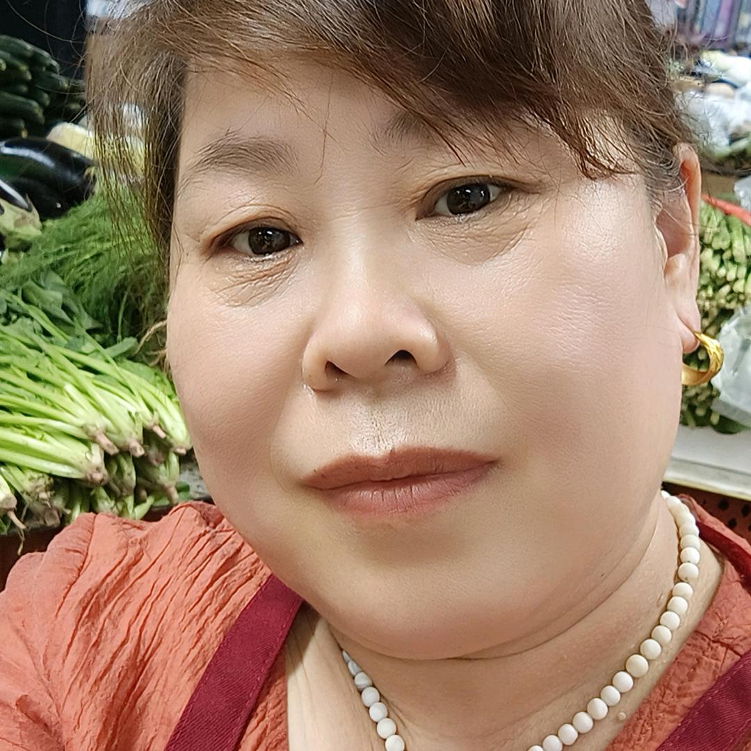爱心相连爱莲