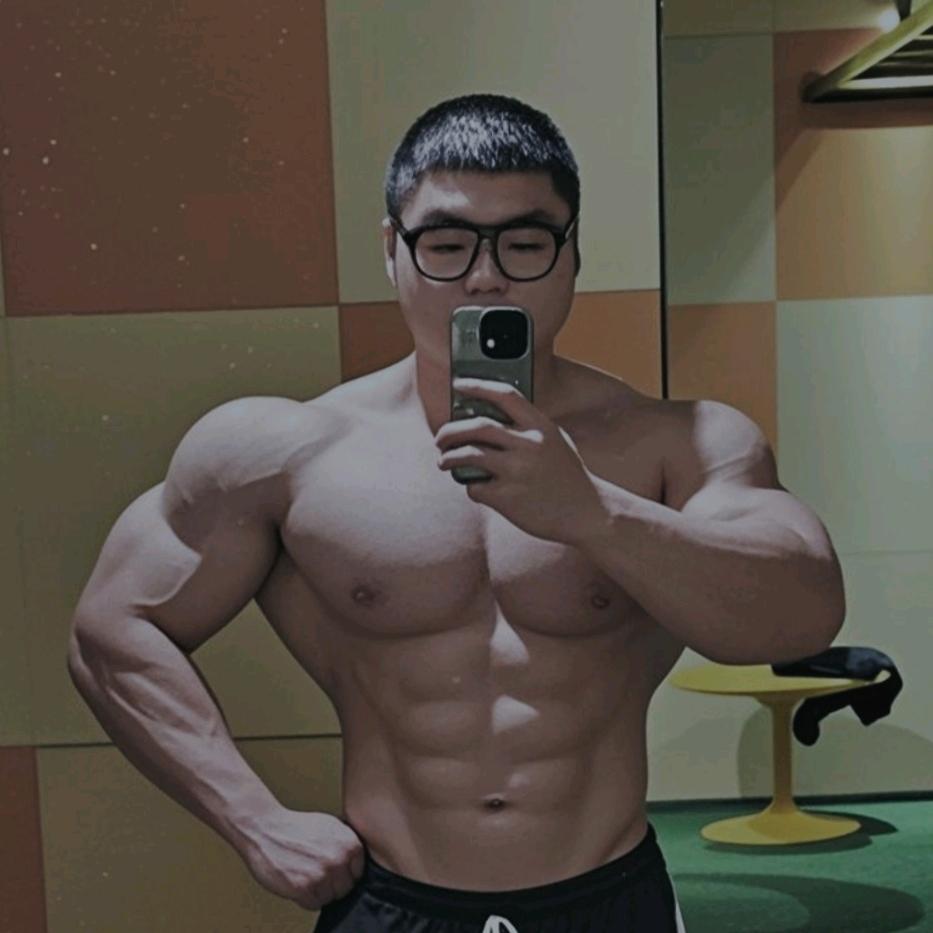撸铁小胖子