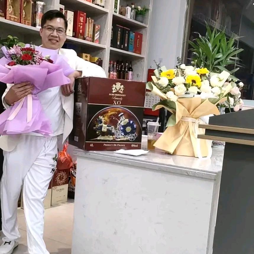 黄皆城