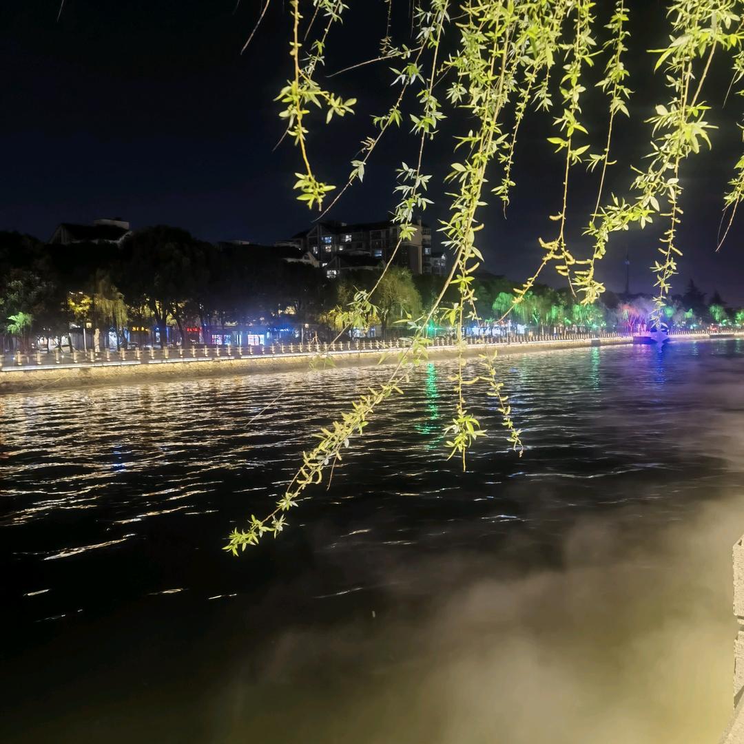 用户万山红