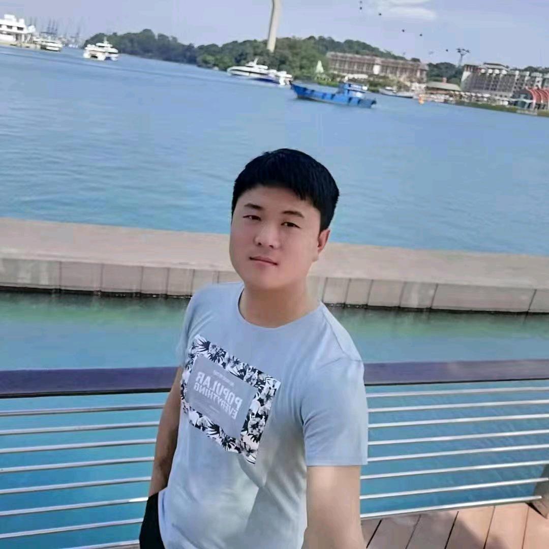 ，  小王