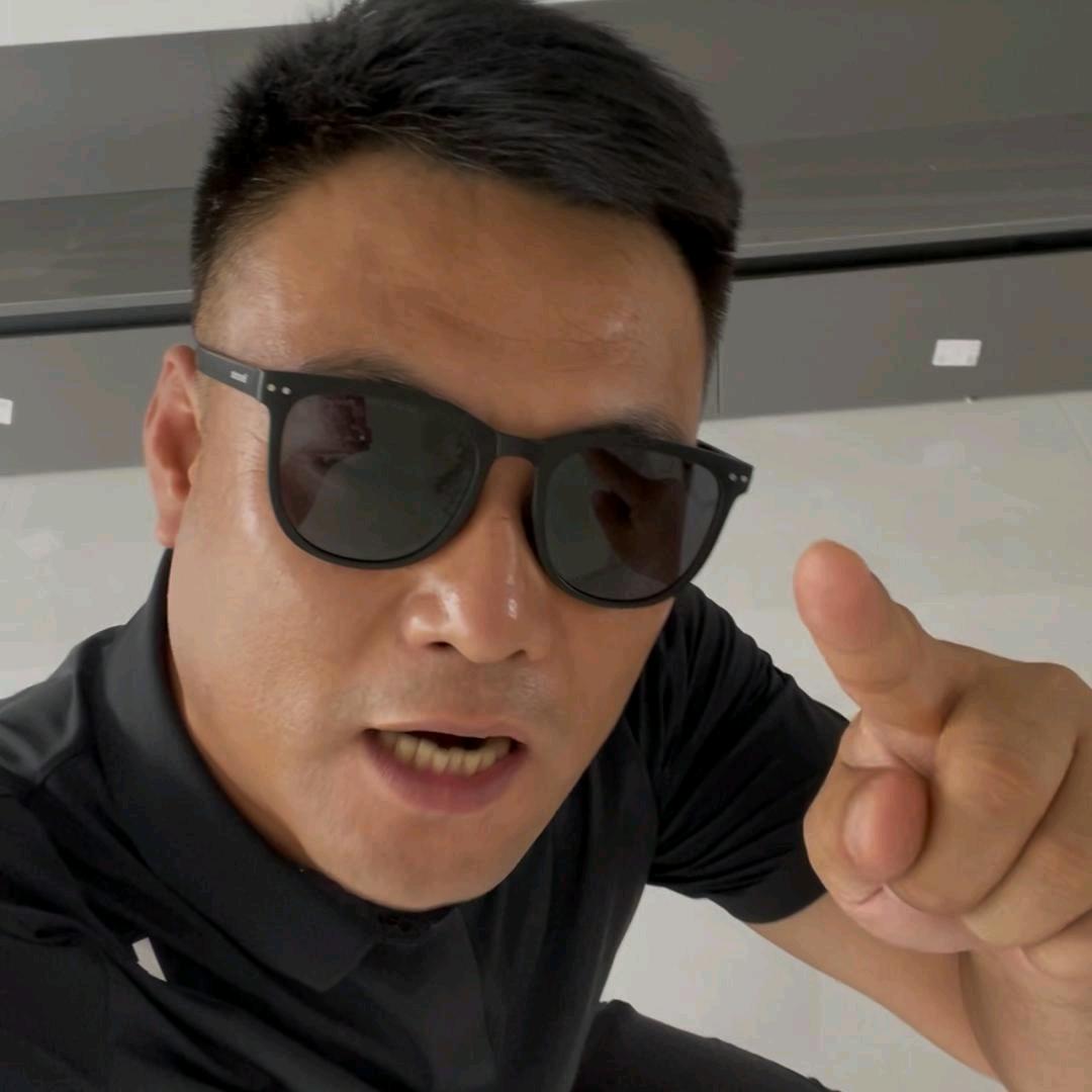 盘锦全屋定制工厂亮哥