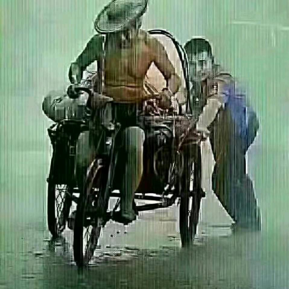 为了生活4处奔波头像