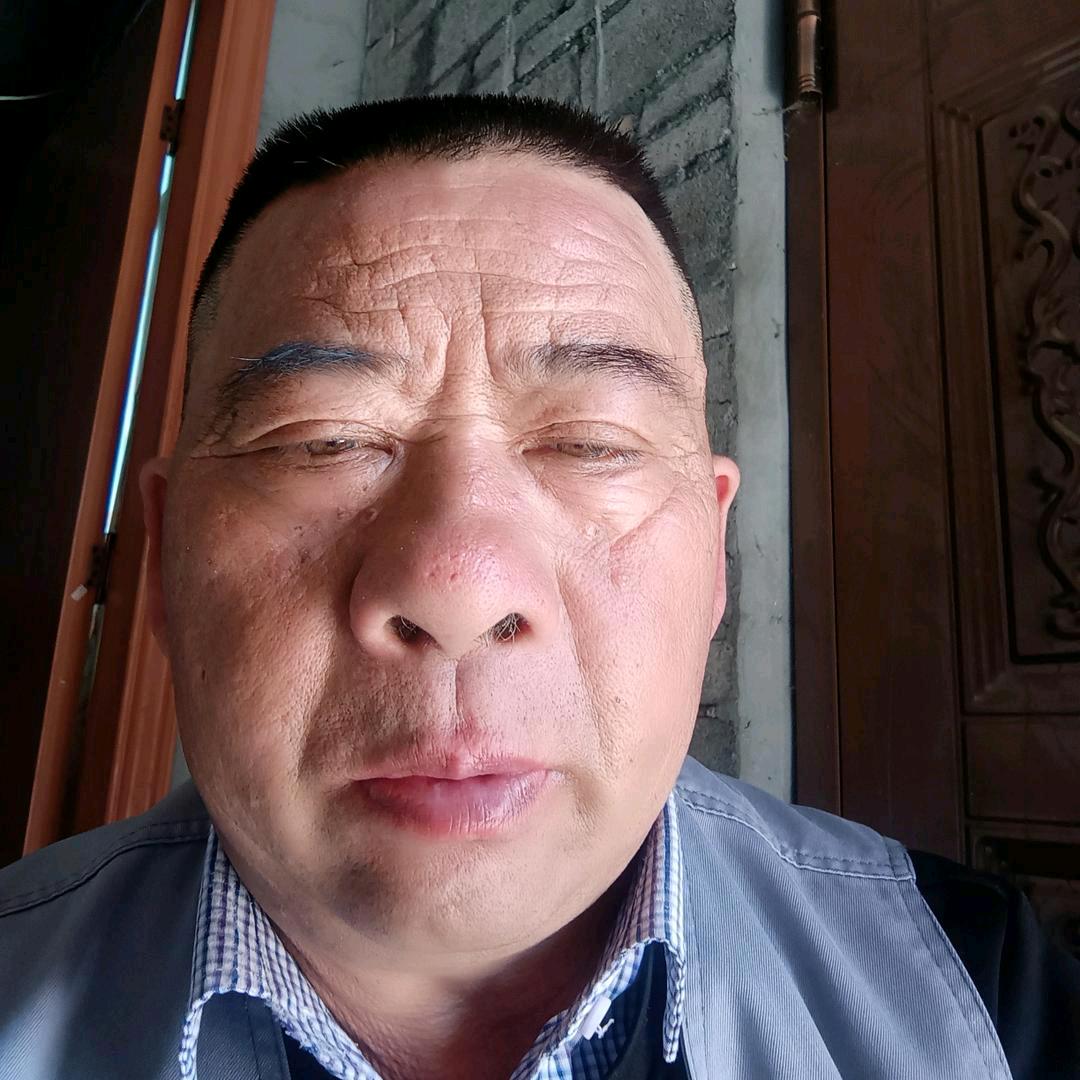 韦啟文是单亲爸爸