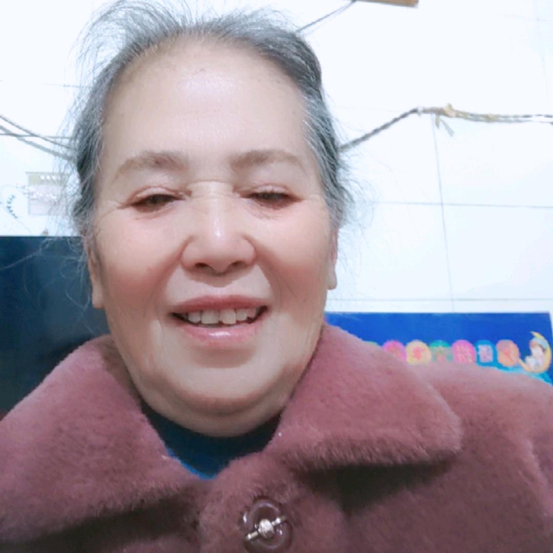 七十八岁的奶奶👵🏻和八十二岁的爷爷
