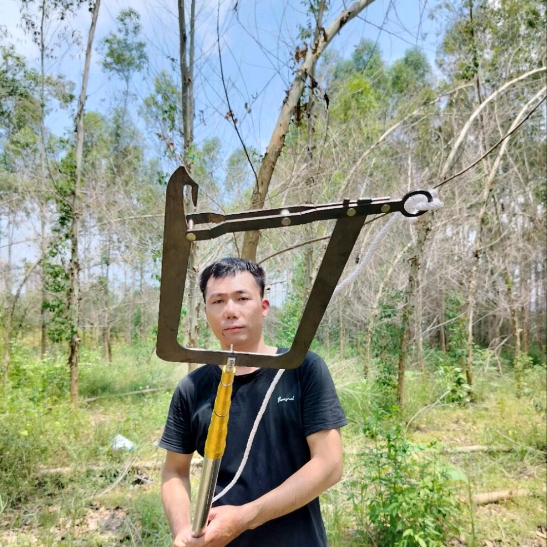 摆摊卖牛杂的小易