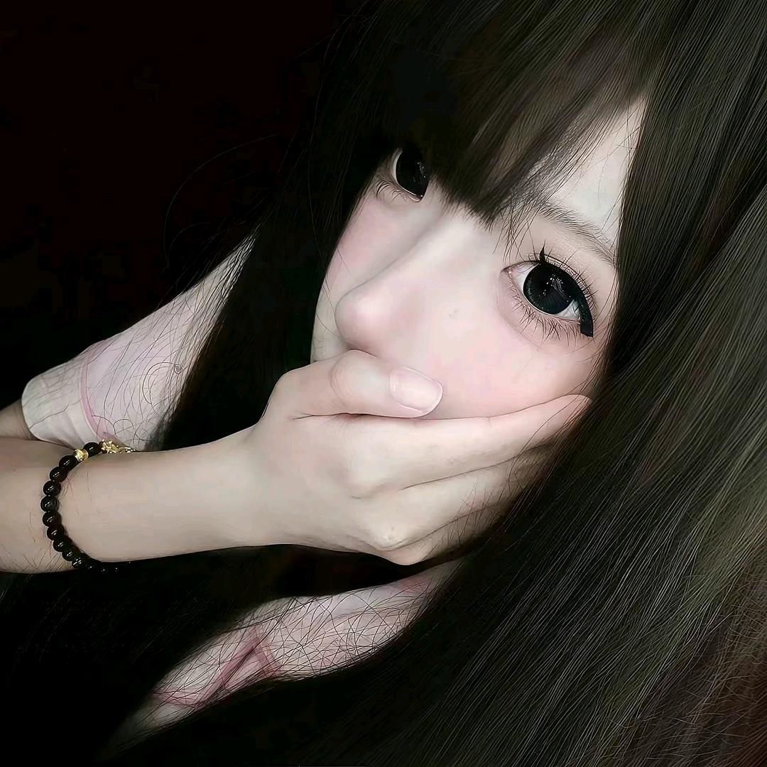 贪财的小女孩