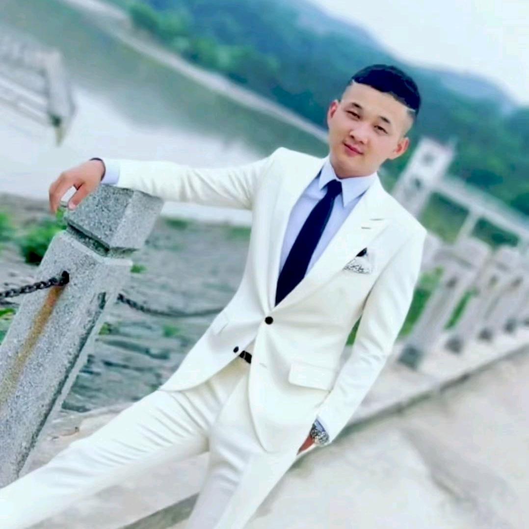 乔巴县的海涛。