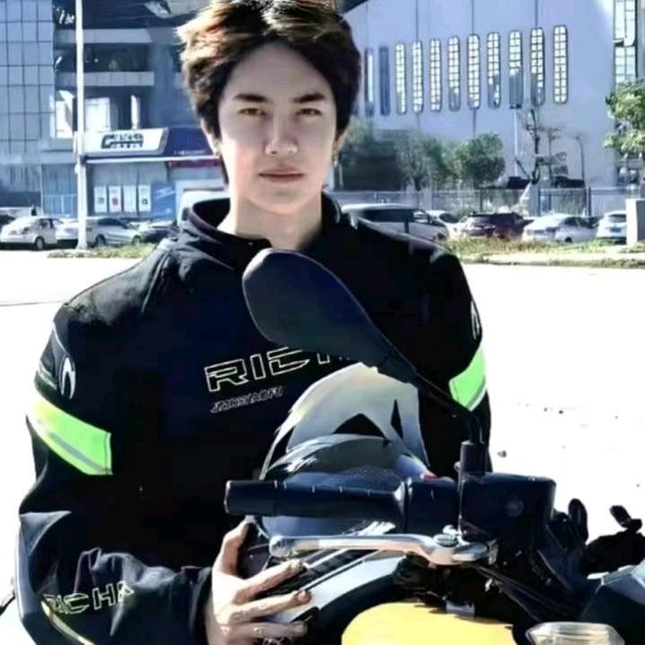 八九七年