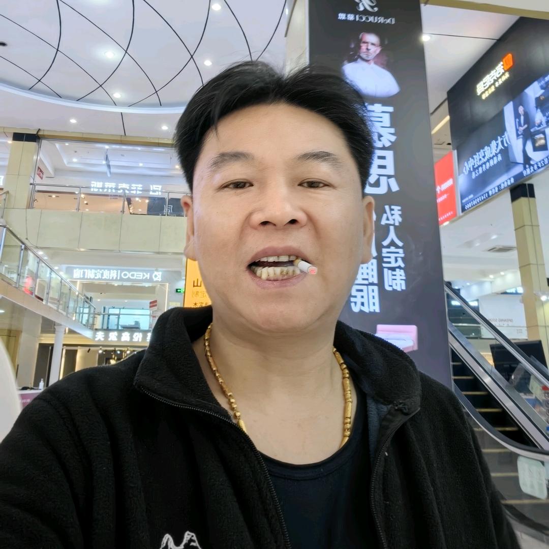东方不言败，钢铁男