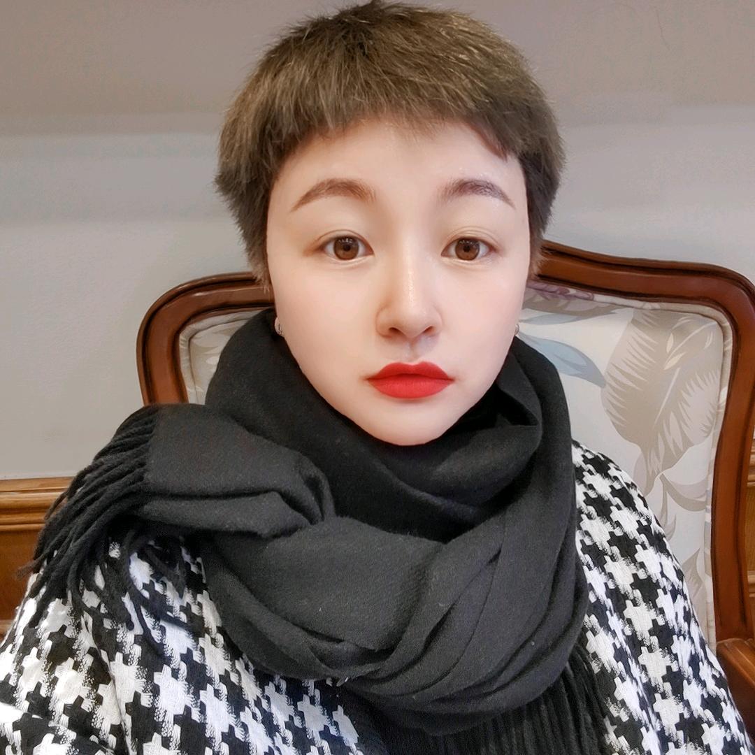 泸州谭紫若—专注减龄发型设计