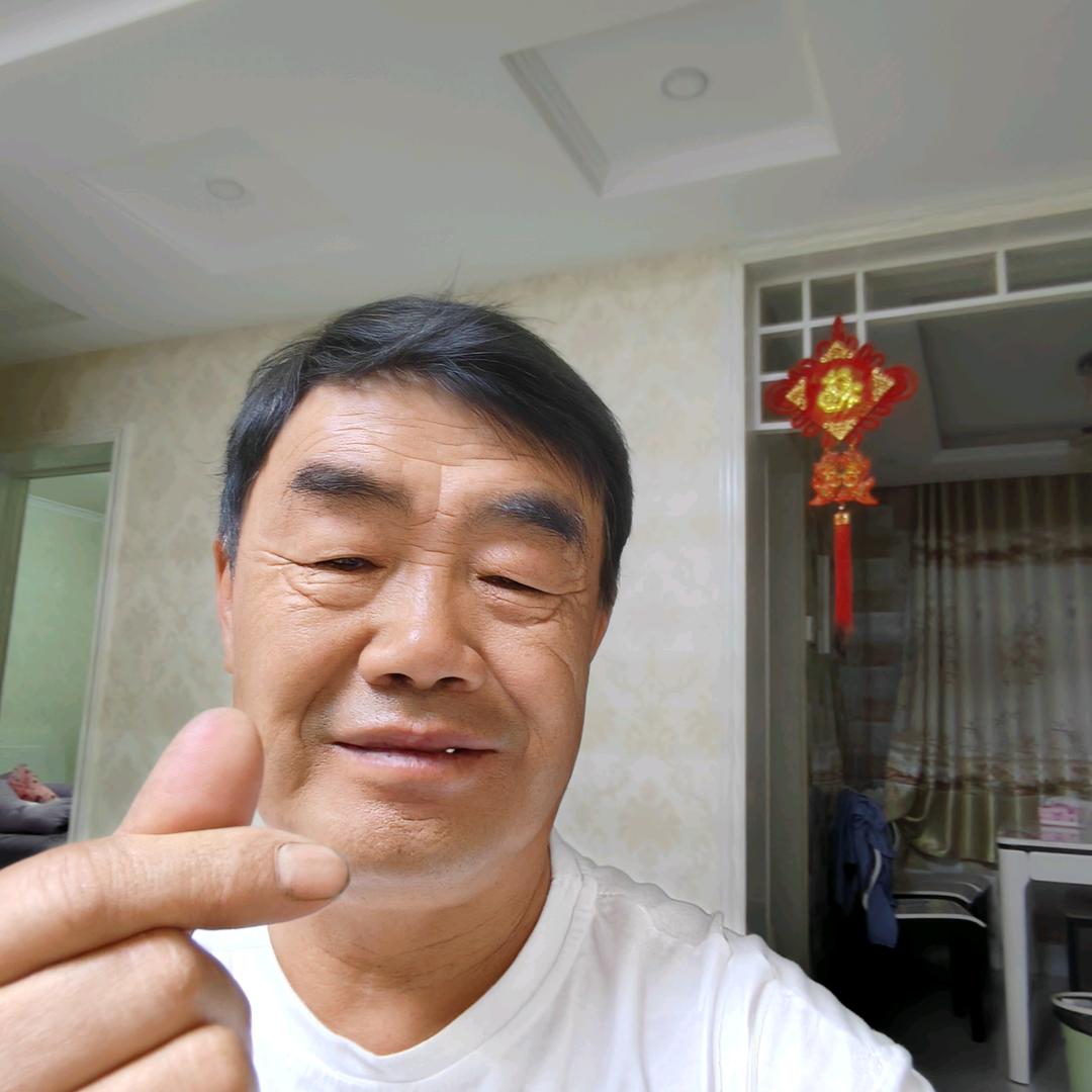 哈哈一笑、