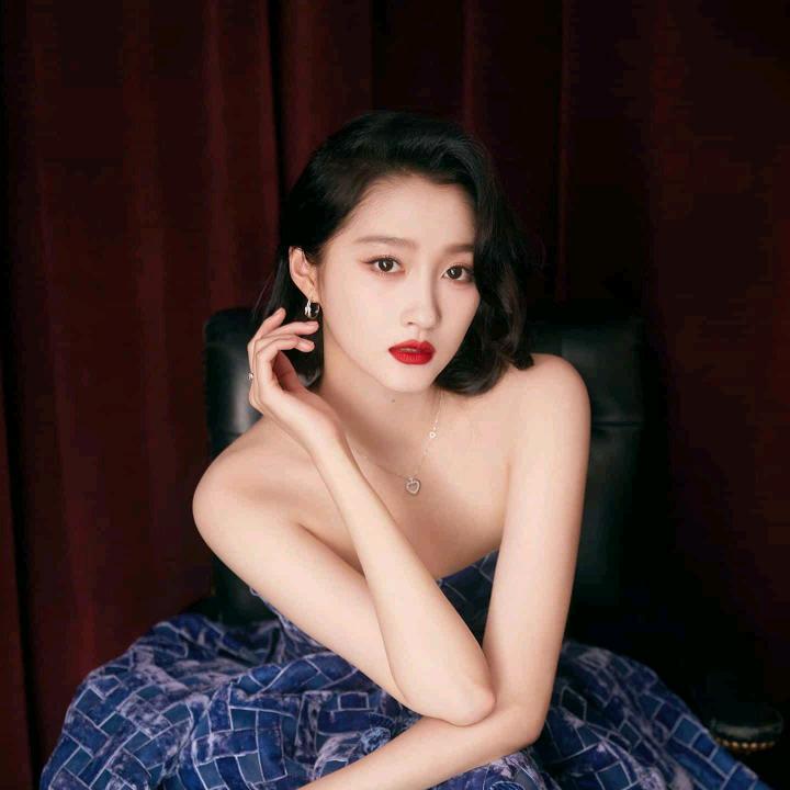 美女如云。春暖花开