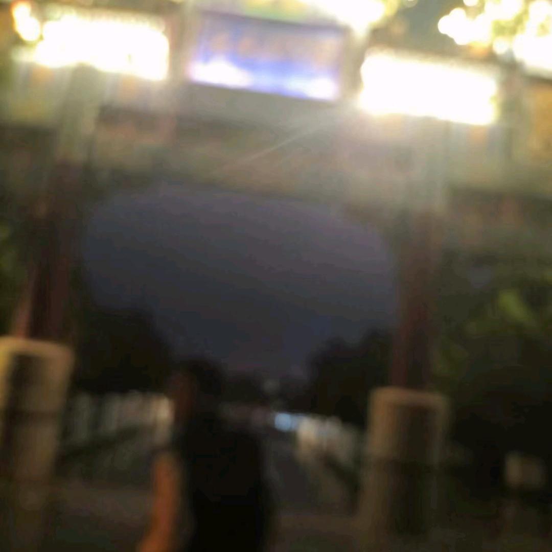 防...