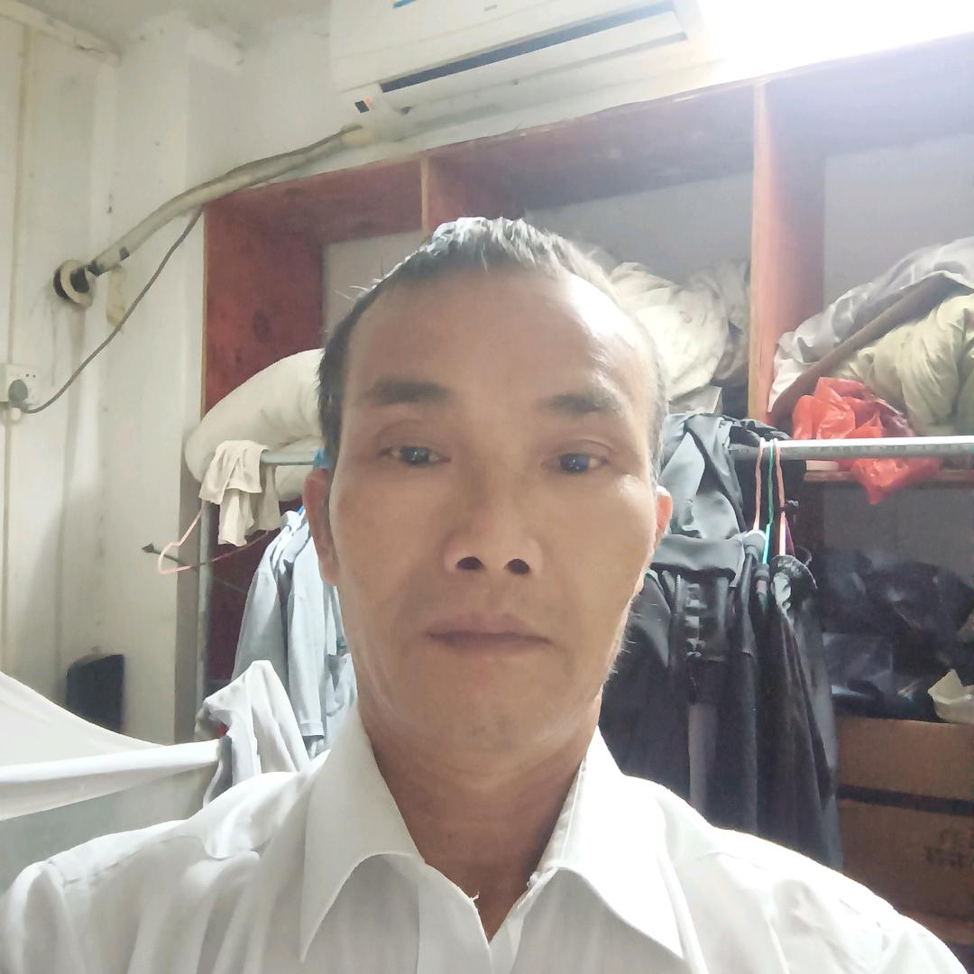 黄哥，单身