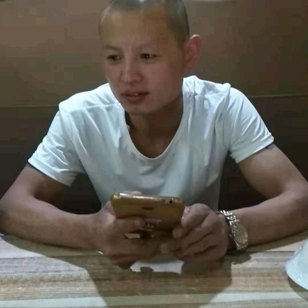 九o后l的农村小男孩