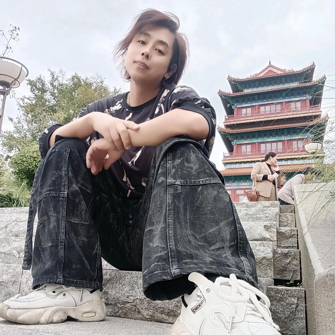王腾  -  独立音乐人