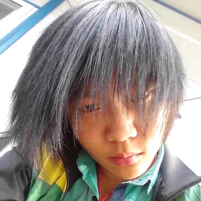 唱歌跑调的小子