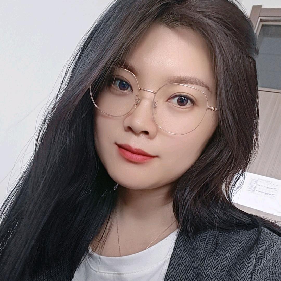 娜娜叭叭叭