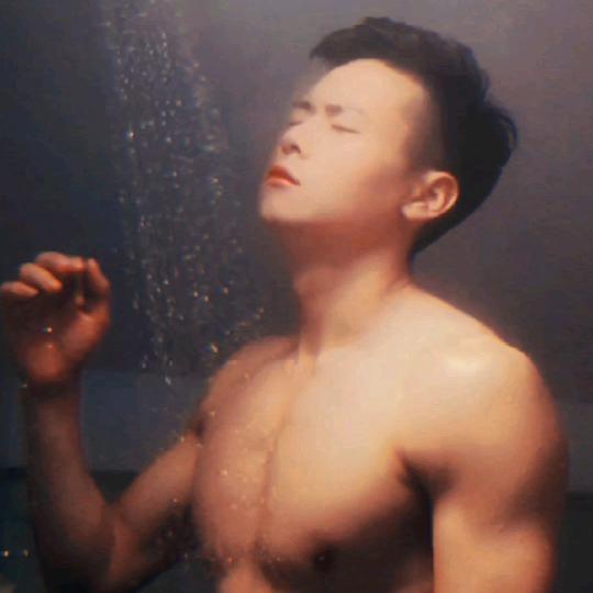 某人《 改变自己》