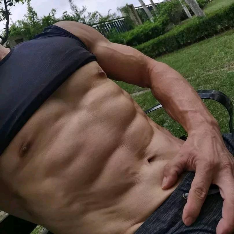 热情洋溢的每天笑一笑