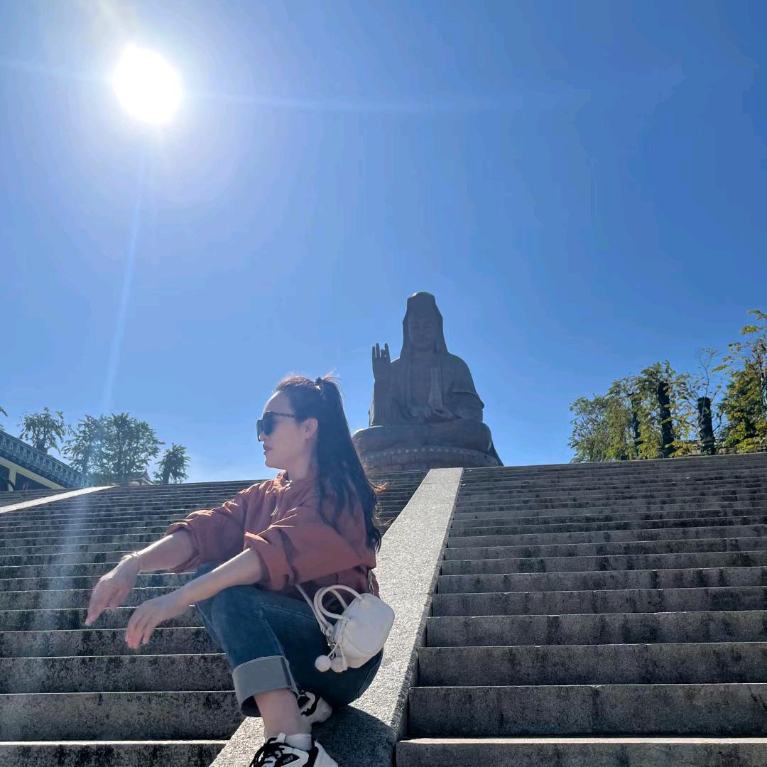 罗莉莉